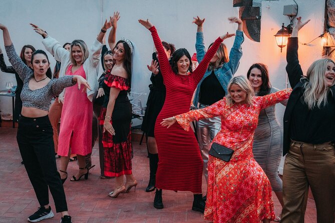 Barcelona Sangria & Salsa Dance Class with Bottomless Drinks - Barcelona Rooftop Salsa: The Big Idea