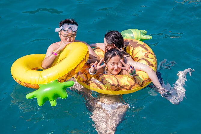 Blue Lagoon & 3 Islands Cruise with Lunch from Split - Lunch and Wine Onboard: How the Food Fits the Swim Day