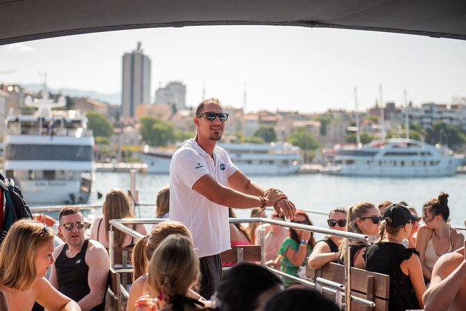 Blue Lagoon & 3 Islands Cruise with Lunch from Split - Shipwreck Sightlines: When Conditions Let You See More