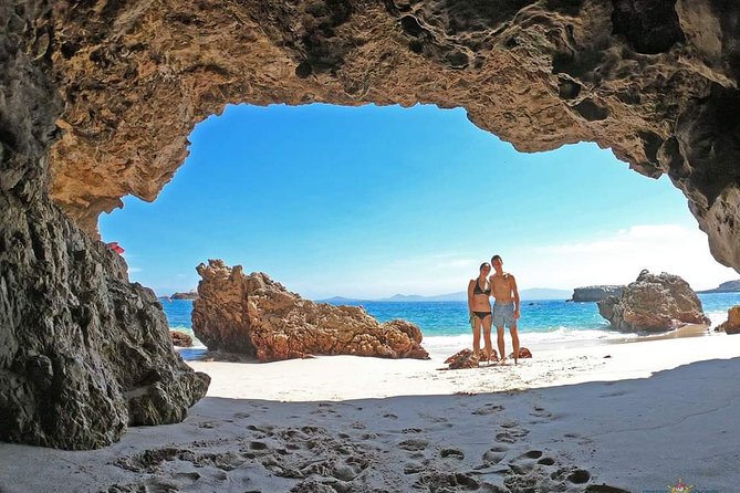 Catamaran Islas Marietas - Snorkel & Open Bar - Open bar on the way back: Fun, but don’t plan the whole day around it