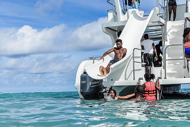 Catamaran Party in Punta Cana with Unlimited Drinks - Cruise Along Bávaro Coast: The Part That Sets the Mood