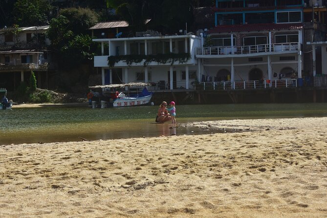 Catamaran Yelapa Beach Tour with Snorkeling, Food and Open Bar - What else you can do in Majahuitas (and why you might feel time-boxed)