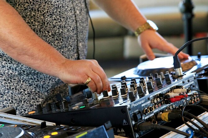 City Cruises Washington DC: Signature Mimosa Brunch Cruise - Brunch Service That’s Built for Groups (Guaranteed Table + Unlimited Beverages)