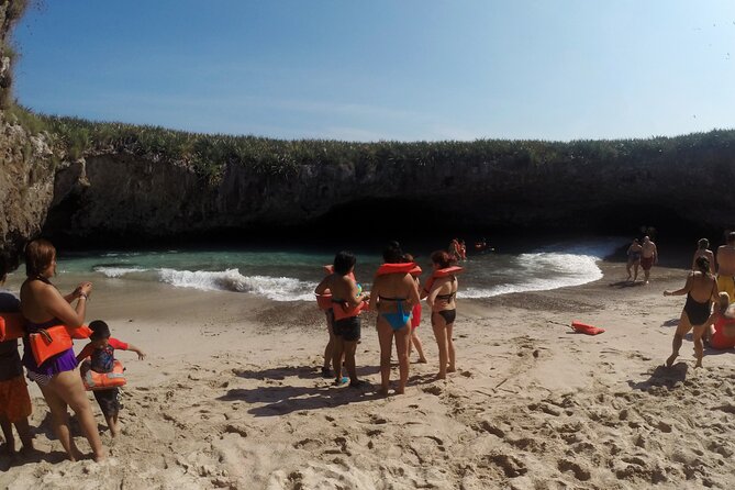 Full Day Tour Isla Marietas with Meals and Open Bar - Catamaran pacing: how long you’re on the water versus on the beach