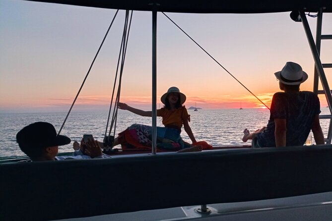 Half-Day Exclusive Catamaran Cruise in Santorini with Meal and Open Bar - Thirassia Island Snorkeling and the BBQ Lunch You’ll Want to Remember