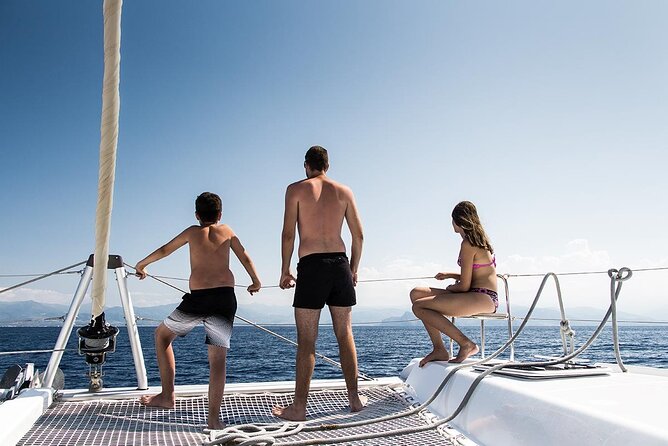 Luxury Santorini Catamaran Cruise: Lunch, BBQ, Drinks, Transfers - BBQ, Drinks, and Why the Meal Feels Like Part of the Day