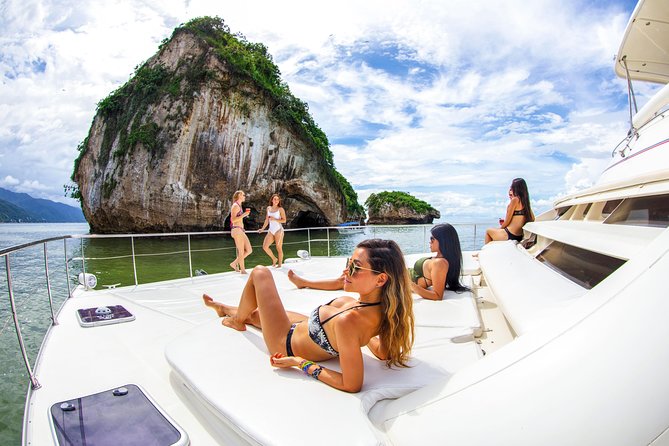 Luxury Yacht & Snorkel with All inclusive Open bar and lunch - Majahuitas Beach: the main stop and what 1 hour 20 minutes feels like
