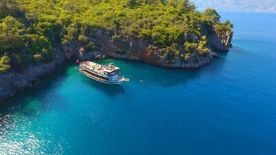 Marmaris: Boat Trip with Unlimited Drinks and BBQ Lunch - The Memories Boat: Decks, Shade, and the Little Comfort Wins