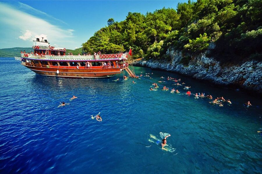 Marmaris: Boat Trip with Unlimited Drinks and BBQ Lunch - Unlimited Drinks: What You Get and How to Use It Smartly