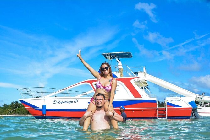 Party boat in Catamaran with Open Bar adults only - Open bar, snacks, salsa, and nachos: what’s included and how to use it