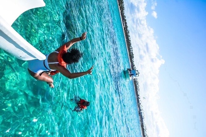 Party boat in Catamaran with Open Bar adults only - The 3 hours 30 minutes schedule: how to plan the rest of your day