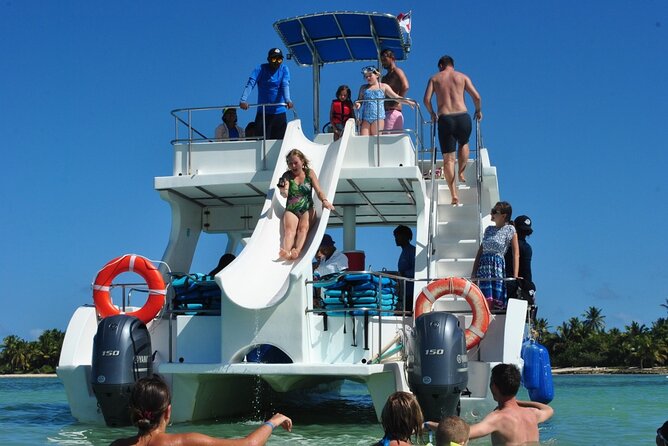 Party boat, Snorkeling, Sand-bar open bar in Bávaro Beach - Pickup, transfers, and boarding: the part where patience saves the day
