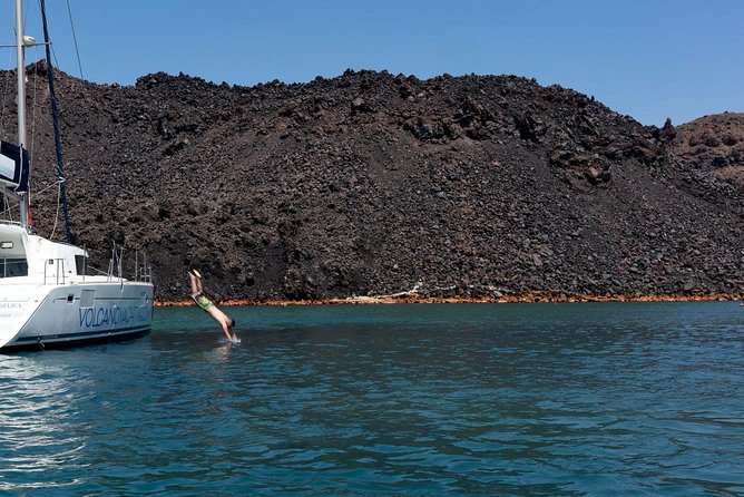 Private Luxury Caldera Cruise with a rich BBQ meal and Open Bar! - Snorkeling Equipment and Swim Breaks (How to Make the Most of Them)