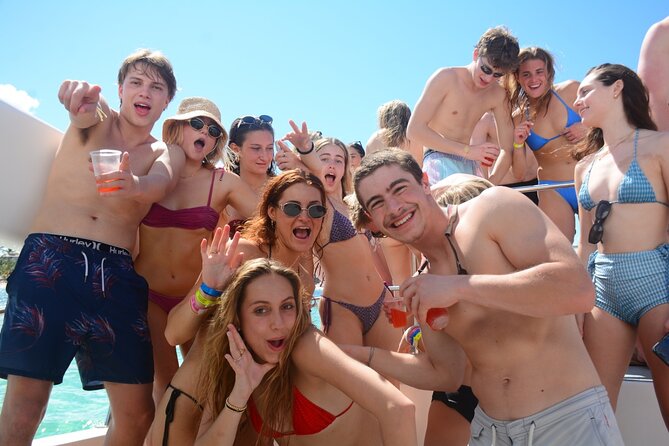Private Party Boat Cruise: Sound System, Open Bar, Natural Pool - The sound system and the “private party” feel (for good reason)