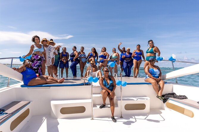 Puerto Plata Catamaran Cruise with Snorkeling, BBQ & Open Bar - BBQ Lunch and Open Bar: a light meal that actually keeps you going