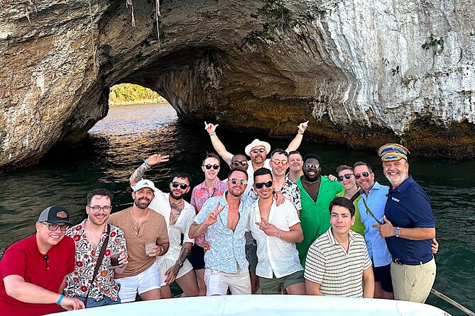 Puerto Vallarta: Gay Luxury Sunset Cruise with Premium Open Bar - Key things I’d clock before you book