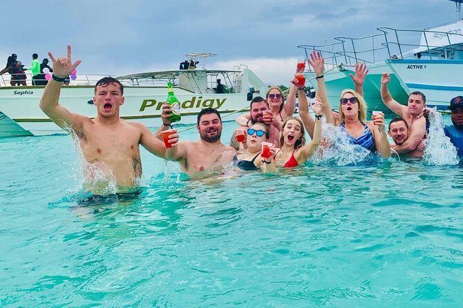 Punta Cana Booze Cruise, Snorkeling, Bar Entertainment Open Bar - Dolphin Island Pass-By: A Chance, Not a Promise