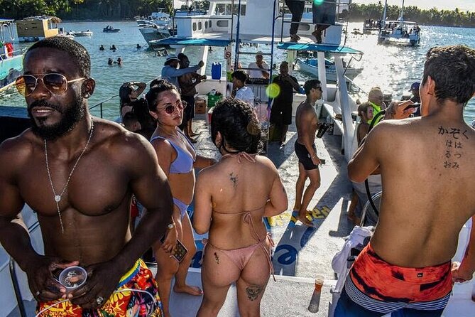 Punta Cana: Party Boat + Snorkeling Diving Music Drink Open Bar - Catamaran party time: music, open bar, and the social vibe