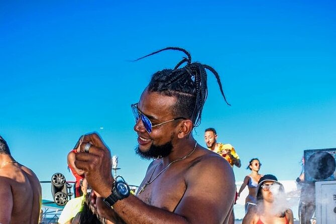 Punta Cana: Party Boat + Snorkeling Diving Music Drink Open Bar - Bavaro Beach: where the evening gets going