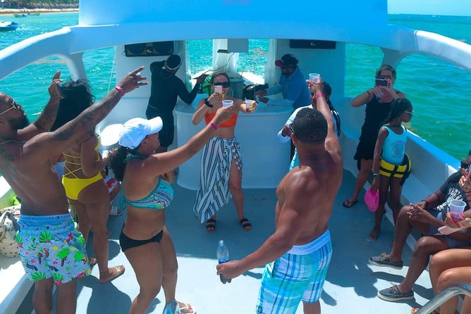 Punta Cana Private Booze Cruise with Open Bar (10+ People) - Open bar on the coast: what’s in it and how to use it well