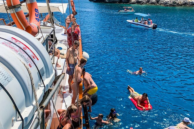 Rhodes Day Cruise (with lunch & unlimited drinks) 5,5 Hours - Onboard comfort: small touches that make the day easier