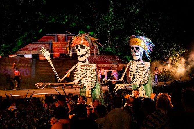 Rhythms of the night, Sunset Cruise, Candlelit Dinner & Alma Show - After the show: return cruise, crowd energy, and tipping prompts