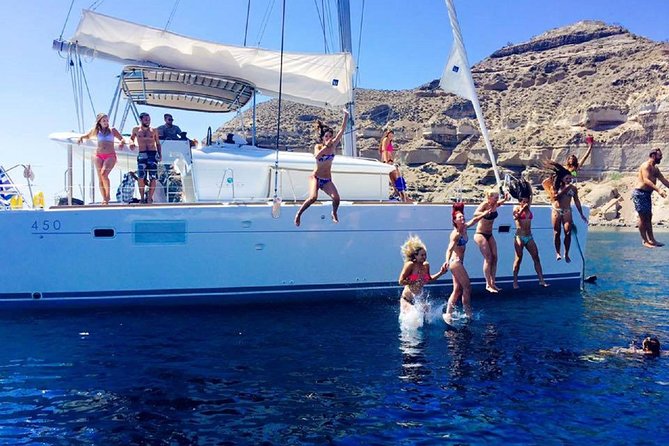 Santorini Catamaran Cruise with Fresh Meal and Open Bar - Food and open bar: the part you’ll remember as much as the scenery