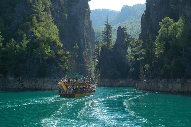 Side Green Canyon Boat Trip With Unlimited Drinks And Lunch - The 14km cruise through Green Canyon: where the day really happens