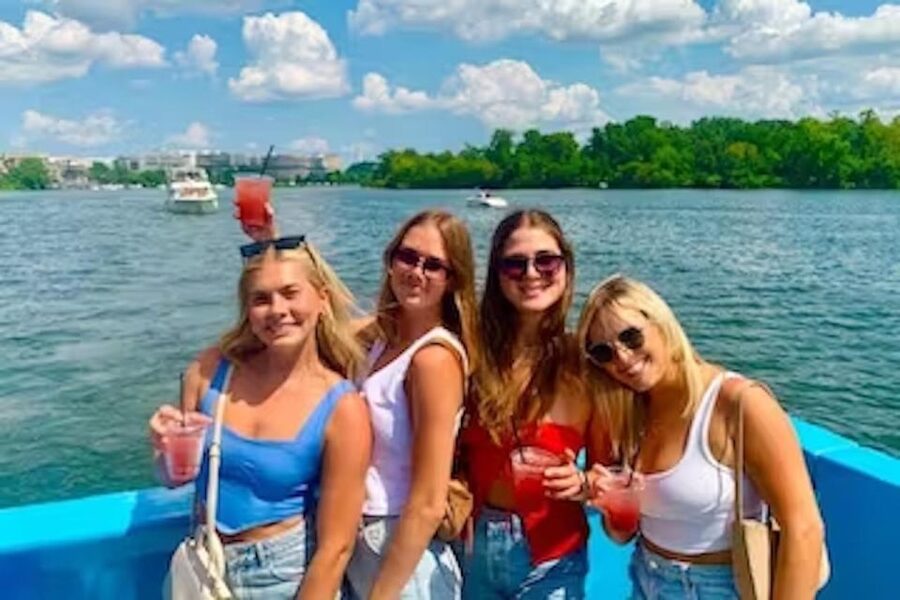 Washington, DC: Potomac River Yacht Cruise with Open Bar - Price and Value: When $74 Makes Sense