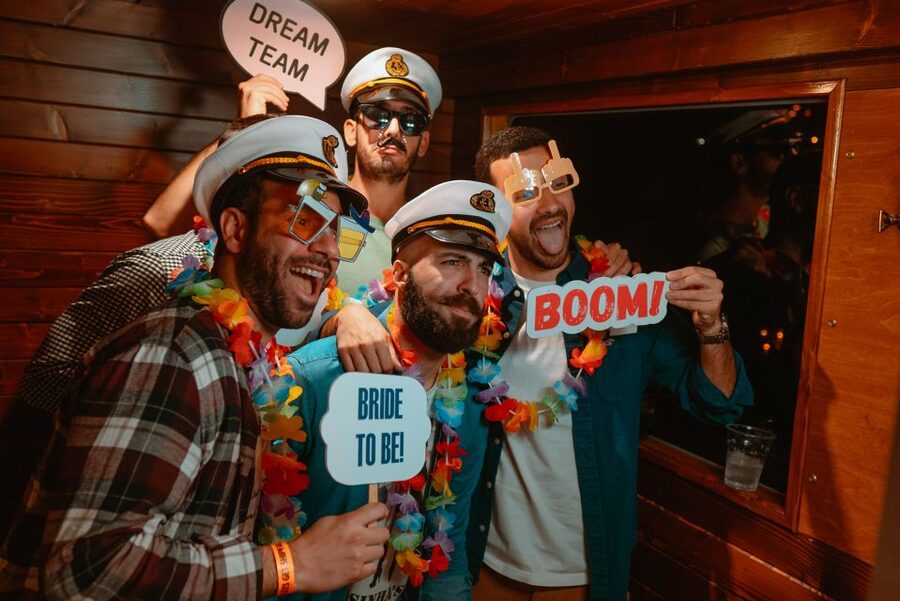 Wroclaw: Oder River Boat Party with Unlimited Drinks - Unlimited Open Bar (2 Hours): What You Actually Get to Drink