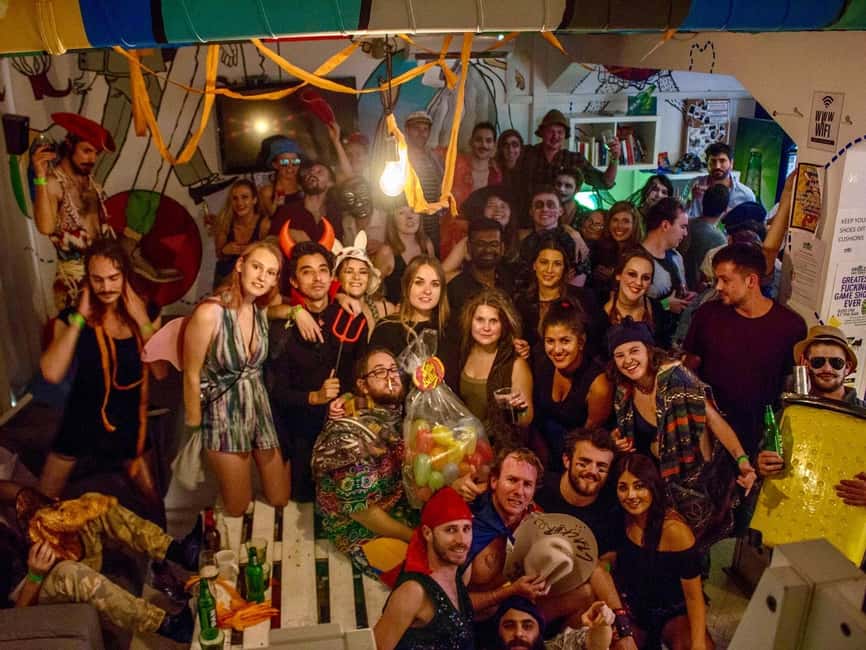 Zagreb: Pub Crawl, 1-Hour of Unlimited Drinks, & Club Entry - Whole Wide World: Where Your Zagreb Night Really Begins